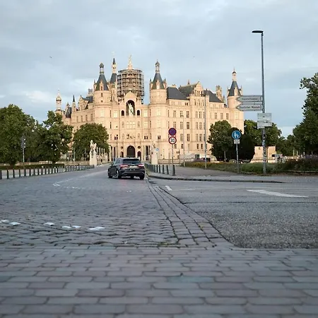 Little Loft Im Herzen Schwerins שוורין